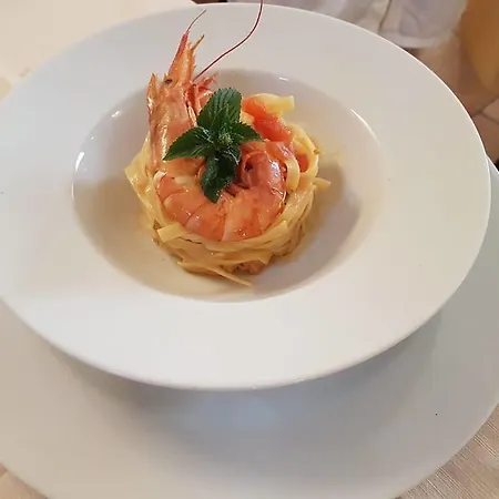 西西里酒店 *
