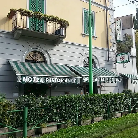 西西里酒店 *